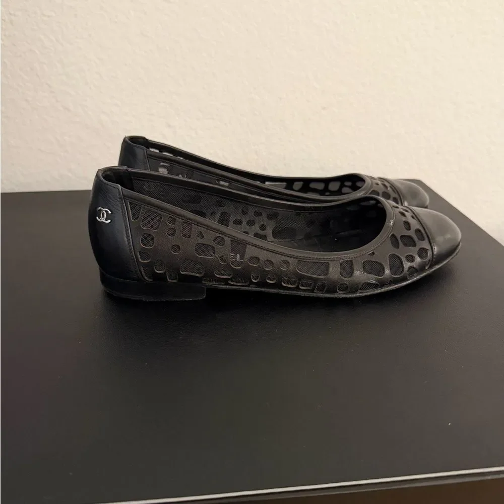 Chanel Black Leather and Mesh Ballet Flats Leather Cap Toe CC Logo 36.5